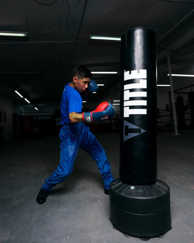 Отдельно стоящий тяжелый мешок TITLE Boxing Youth Freestanding Heavy Bag