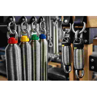 Как работает система пружин в пилатесе: типы, сопротивление, безопасность